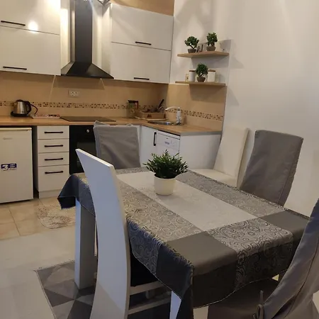 Janel Apartment